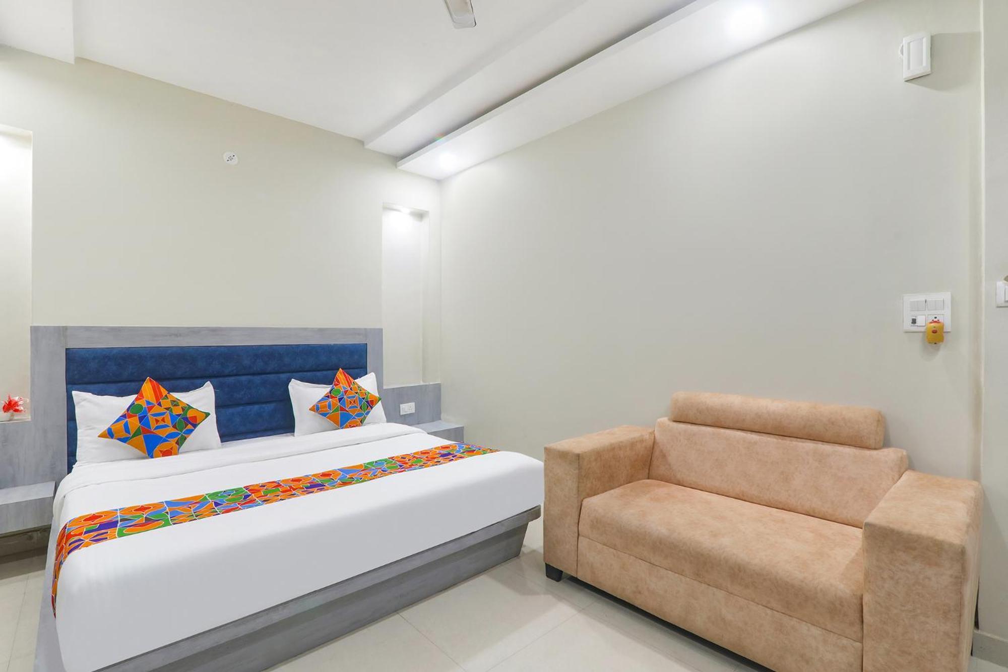 Fabexpress Grand Inn I Chinhat Екстер'єр фото
