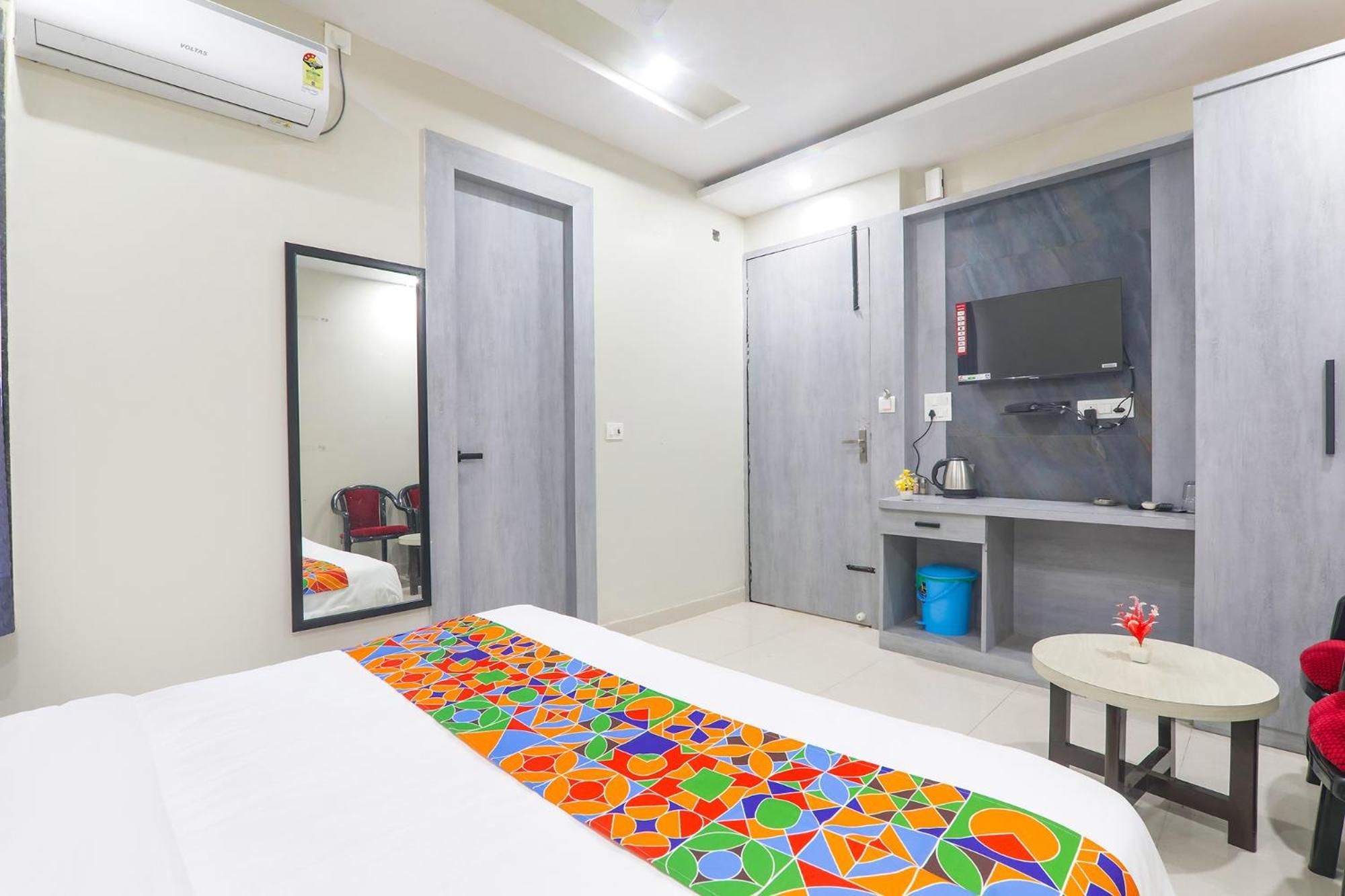 Fabexpress Grand Inn I Chinhat Екстер'єр фото