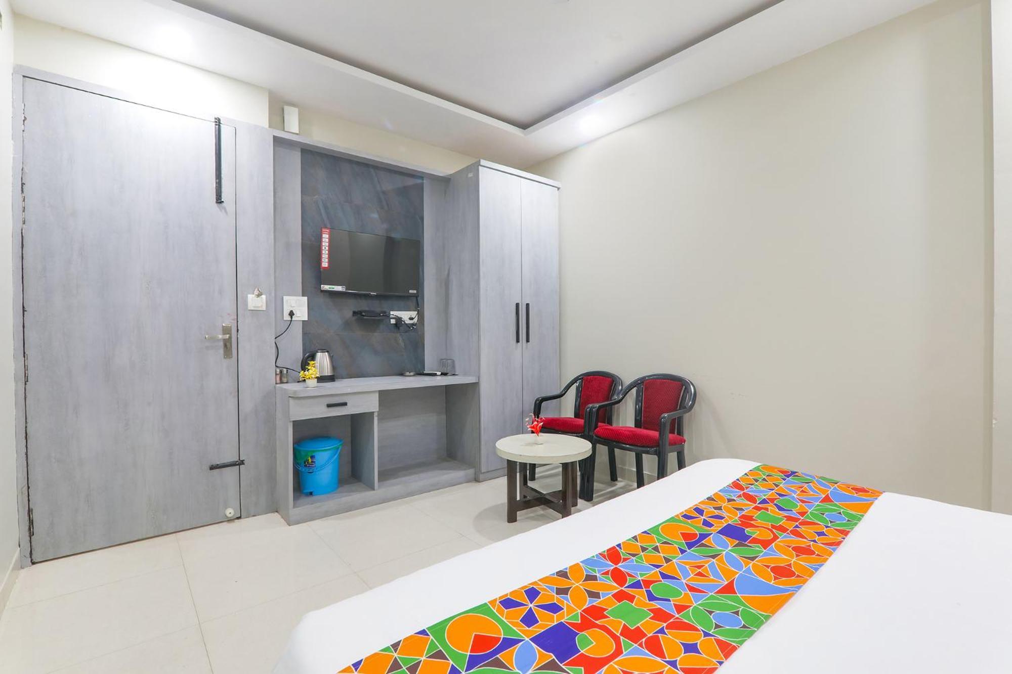 Fabexpress Grand Inn I Chinhat Екстер'єр фото